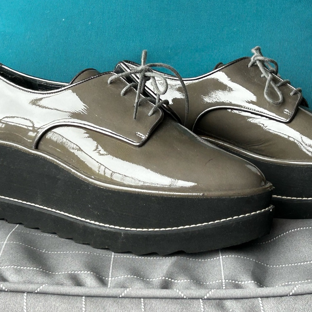 Stuart Weisman Glossy Platform Oxford Shoes Size 7